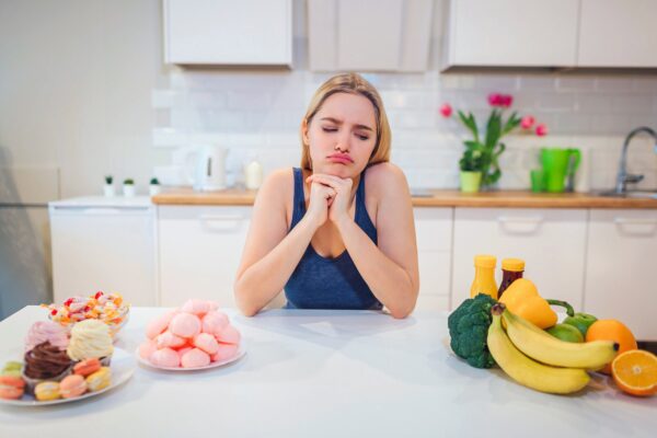 Dieta în hipotiroidism: cum îți organizezi mesele dacă te confrunți cu creștere în greutate